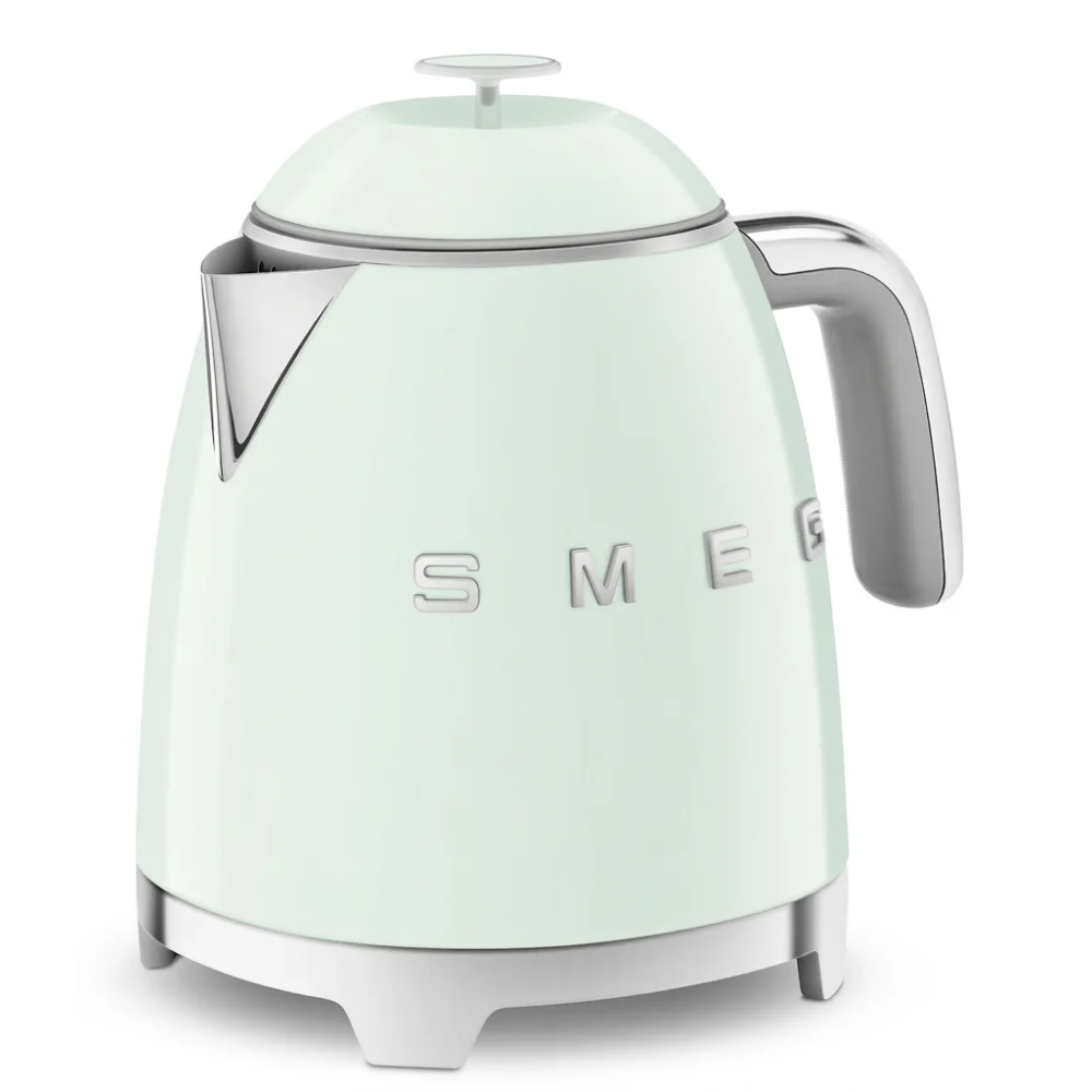 AI Generated Product Image MINI BOUILLOIRE ÉLECTRIQUE STYLE ANNÉES 50 0,8 L 1400 W - VERT D'EAU - SMEG – Image 1