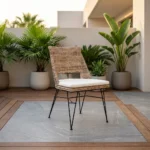 CHAISE AVEC COUSSINS EN MÉTAL - ROTIN
