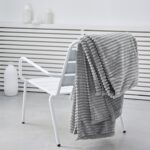 PLAID XL 150X200 CM EN POLYESTER CÔTELÉ - ACIER – Image 2